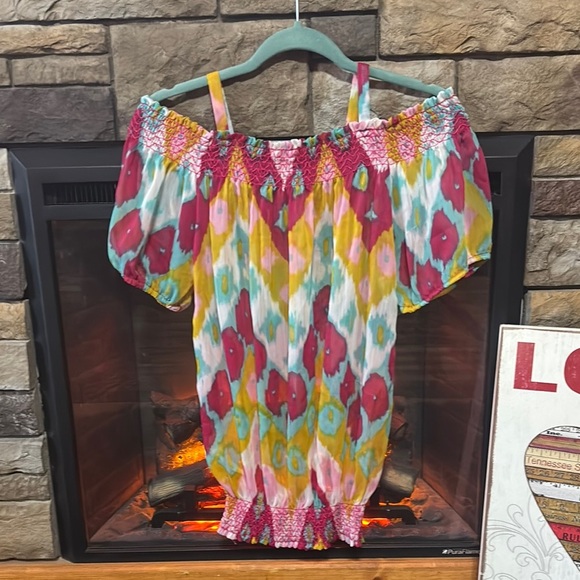 Colorful Off-Shoulder Blouse‎ - Picture 1 of 4